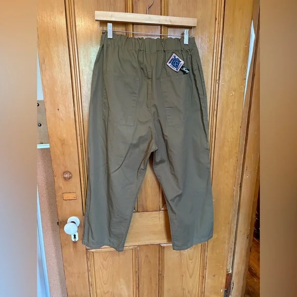 Kapital Tan Pull-on Cropped Pleated Pant with Velcro Closure, easy beach go pant - Picture 4 of 6